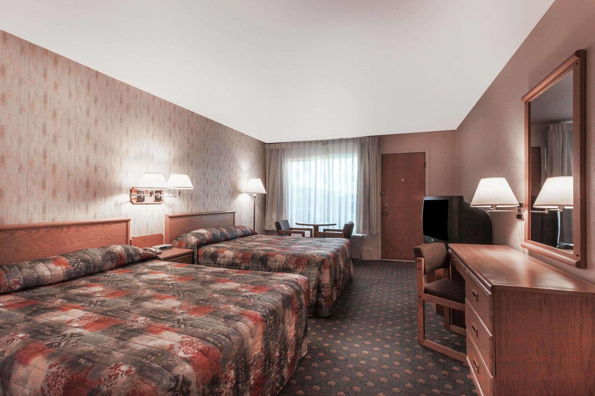 Howard Johnson By Wyndham Nanaimo Harbourside Eksteriør bilde