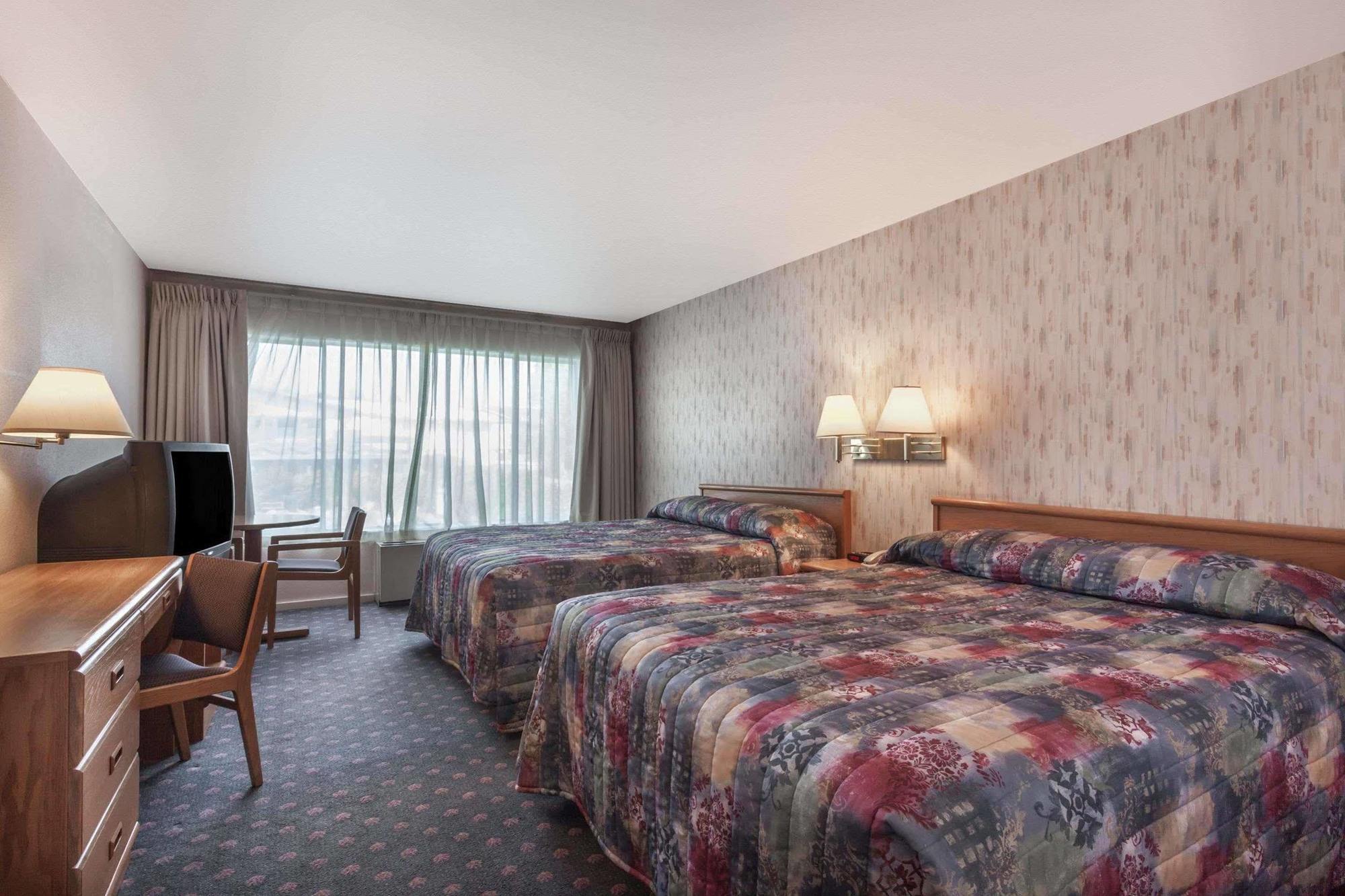 Howard Johnson By Wyndham Nanaimo Harbourside Eksteriør bilde