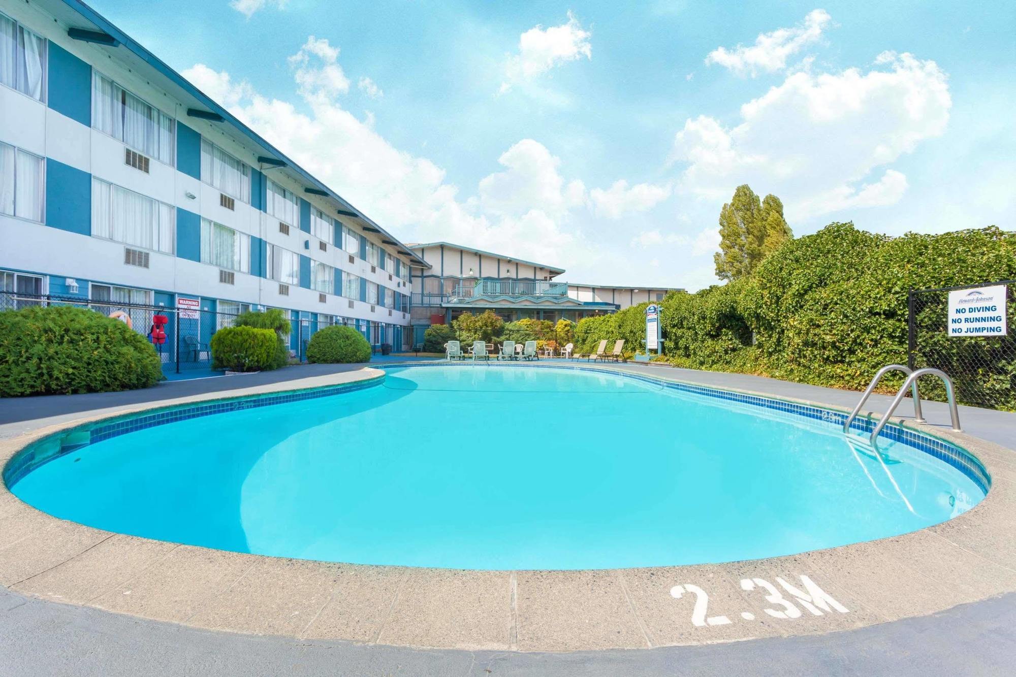 Howard Johnson By Wyndham Nanaimo Harbourside Eksteriør bilde